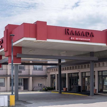 Ramada By Wyndham Thunder Bay Airlane Hotel Экстерьер фото