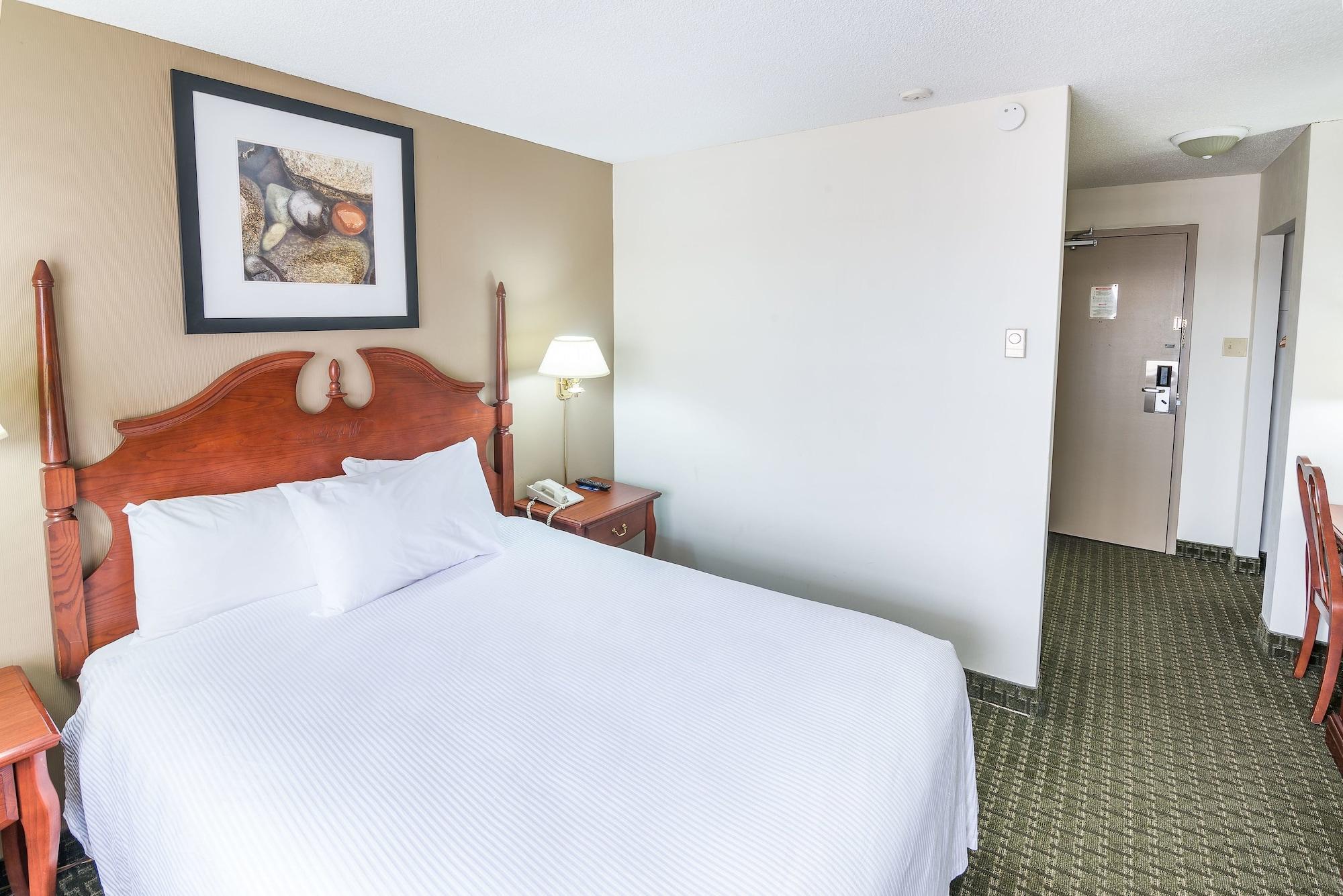 Ramada By Wyndham Thunder Bay Airlane Hotel Экстерьер фото