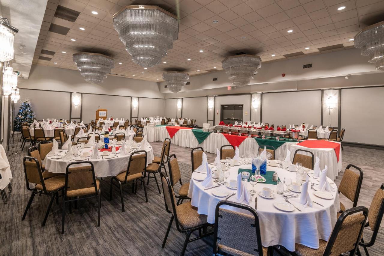 Ramada By Wyndham Thunder Bay Airlane Hotel Экстерьер фото