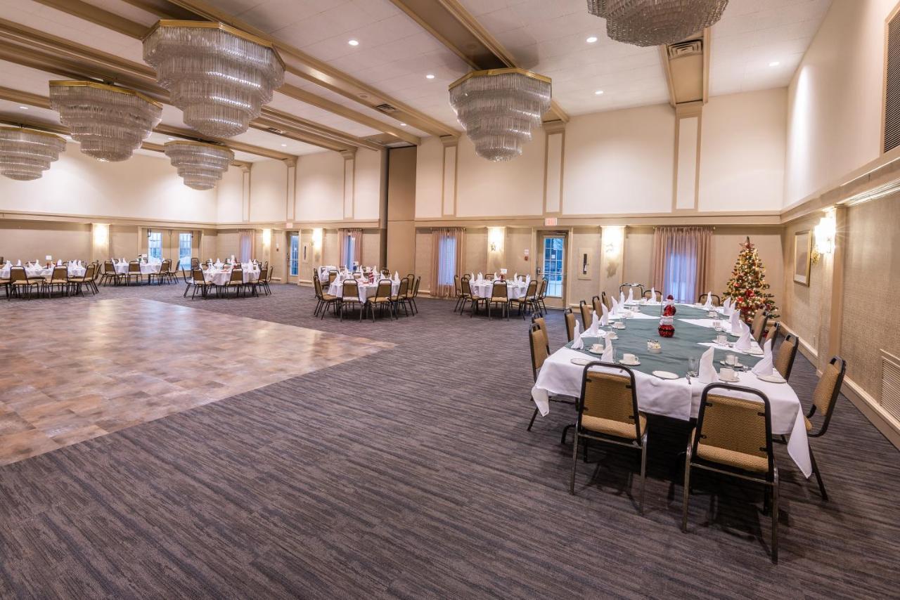 Ramada By Wyndham Thunder Bay Airlane Hotel Экстерьер фото
