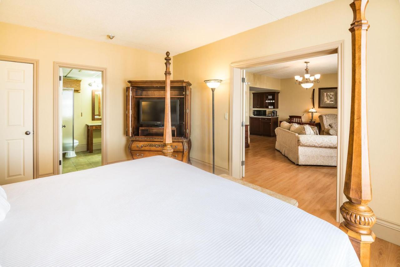 Ramada By Wyndham Thunder Bay Airlane Hotel Экстерьер фото