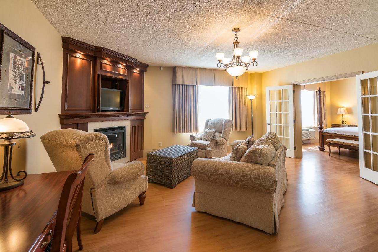 Ramada By Wyndham Thunder Bay Airlane Hotel Экстерьер фото