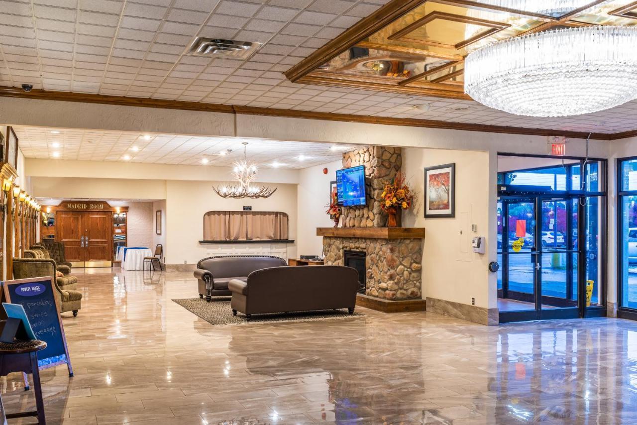 Ramada By Wyndham Thunder Bay Airlane Hotel Экстерьер фото